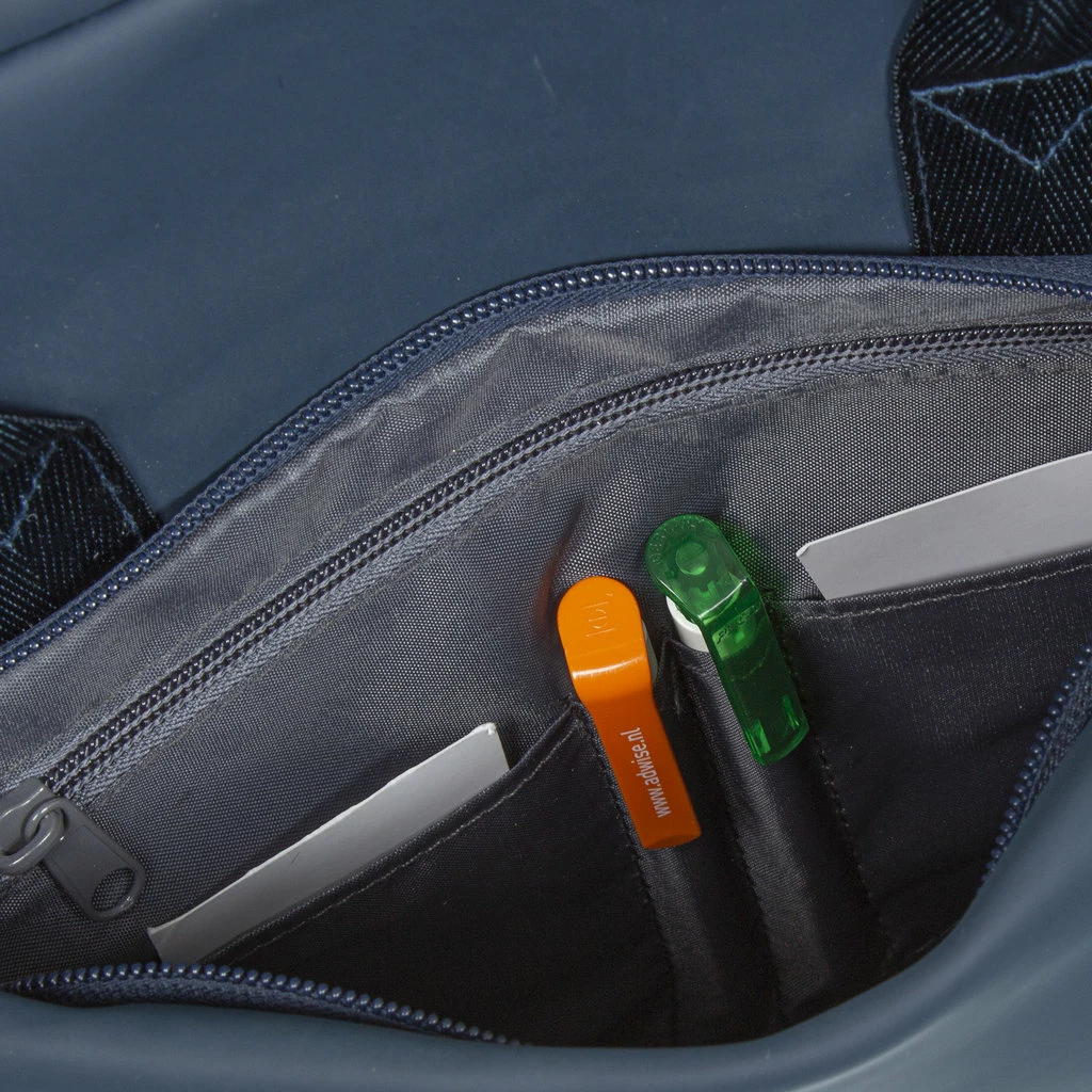 New Rebels ® Harper 1 - Rugzak - Laptoptas - Rugtas - 9 Liter - Navy Blauw 10 New Rebels ® Harper 1 - Rugzak - Laptoptas - Rugtas - 9 Liter - Navy Blauw - Afbeelding 8