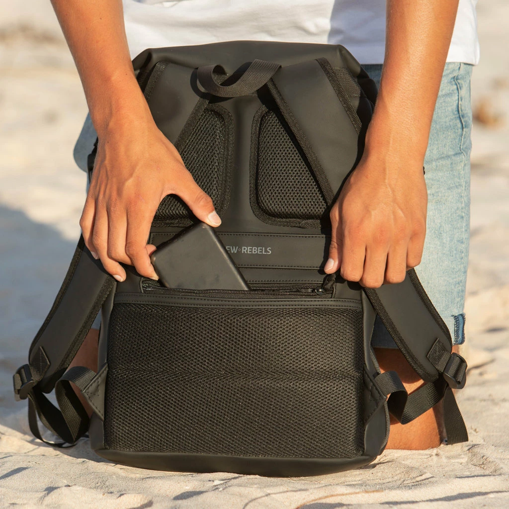 New Rebels ® Harper 2 - Rugzak - Laptoptas - Rugtas - 11 Liter - Zwart 4 New Rebels ® Harper 2 - Rugzak - Laptoptas - Rugtas - 11 Liter - Zwart - Afbeelding 2