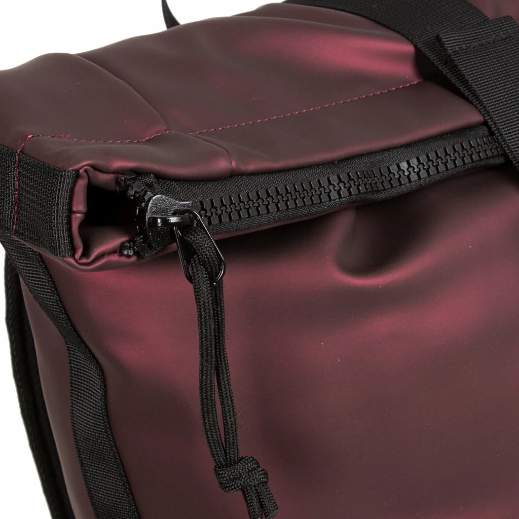New Rebels ® Mart - Rolltop - Rugzak - Waterafstotend- Metallic Burgundy- Large II - Rugtas 5 New Rebels ® Mart - Rolltop - Rugzak - Waterafstotend- Metallic Burgundy- Large II - Rugtas - Afbeelding 3