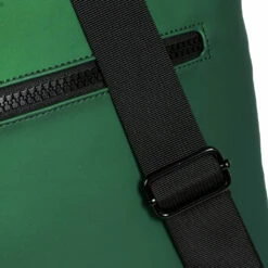 New Rebels ® Mart - Top Zip - Waterafstotend -Rugtas - Laptoptas 14Inch. - Shopper - Metallic Green -reis winkel new rebels mart top zip waterafstotend rugtas lapt 14