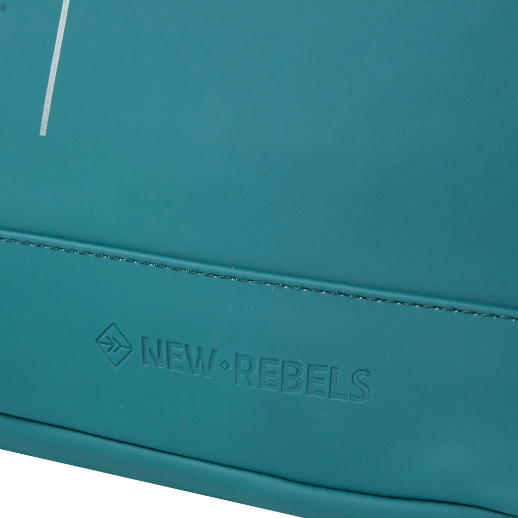 New Rebels ® Mart - Top Zip - Waterafstotend -Rugtas - Laptoptas 14Inch. - Shopper - Petrol 7 New Rebels ® Mart - Top Zip - Waterafstotend -Rugtas - Laptoptas 14Inch. - Shopper - Petrol - Afbeelding 5