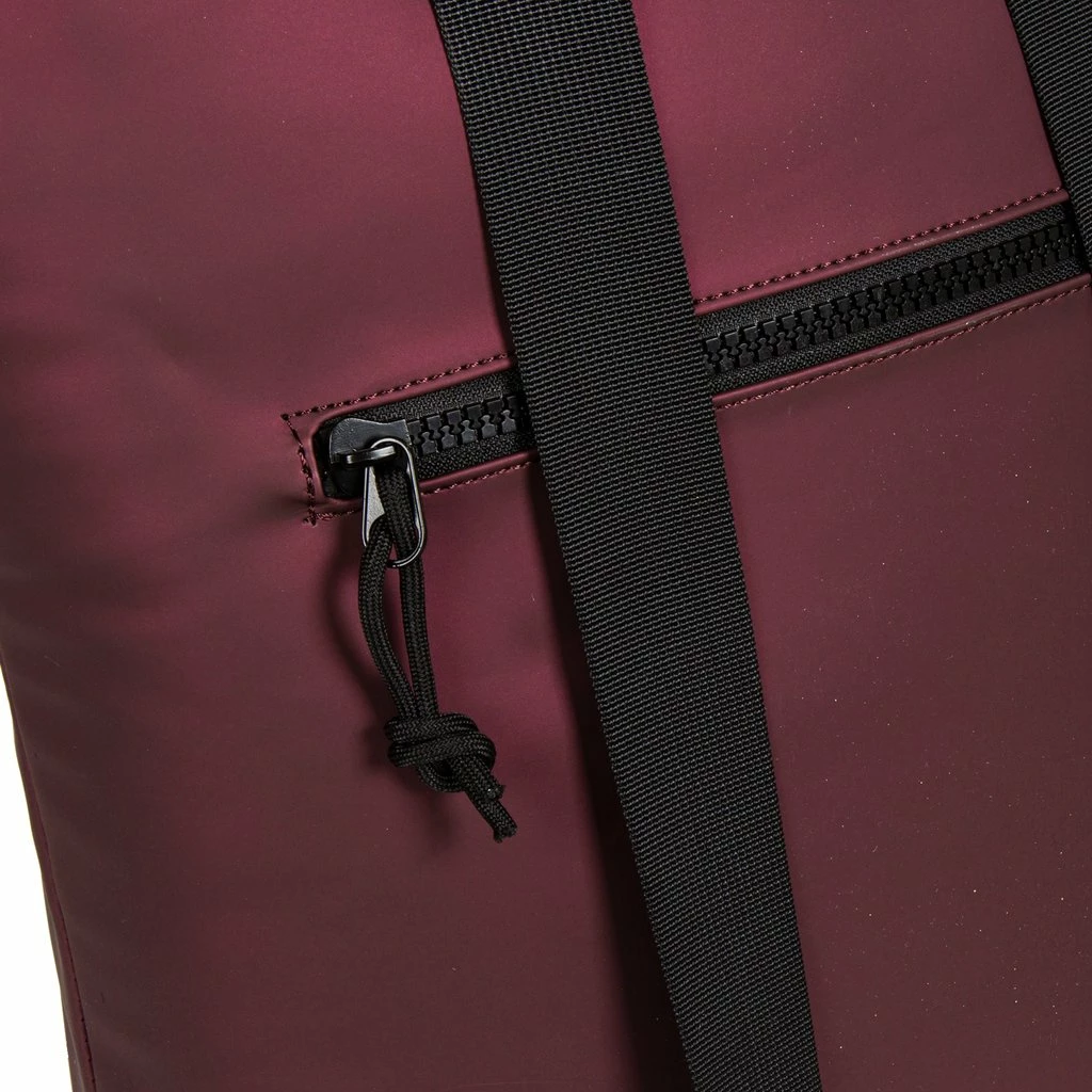 New Rebels ® Mart - Top Zip - Waterafstotend -Rugtas - Laptoptas 14Inch. - Shopper - Metallic Burgundy 11 New Rebels ® Mart - Top Zip - Waterafstotend -Rugtas - Laptoptas 14Inch. - Shopper - Metallic Burgundy - Afbeelding 9