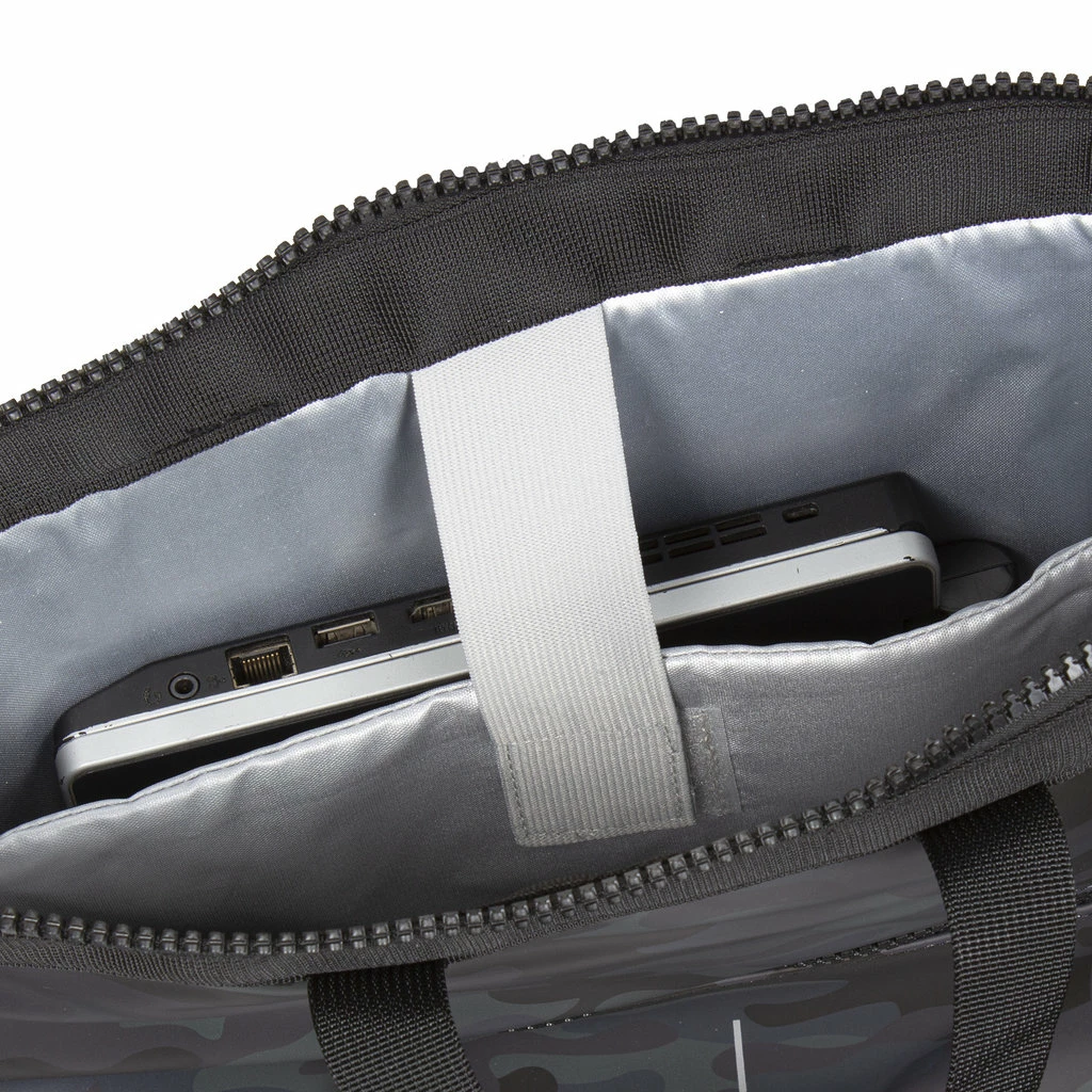 New Rebels ® Mart - Top Zip - Waterafstotend -Rugtas - Laptoptas 14Inch. - Shopper - Camouflage 9 New Rebels ® Mart - Top Zip - Waterafstotend -Rugtas - Laptoptas 14Inch. - Shopper - Camouflage - Afbeelding 7
