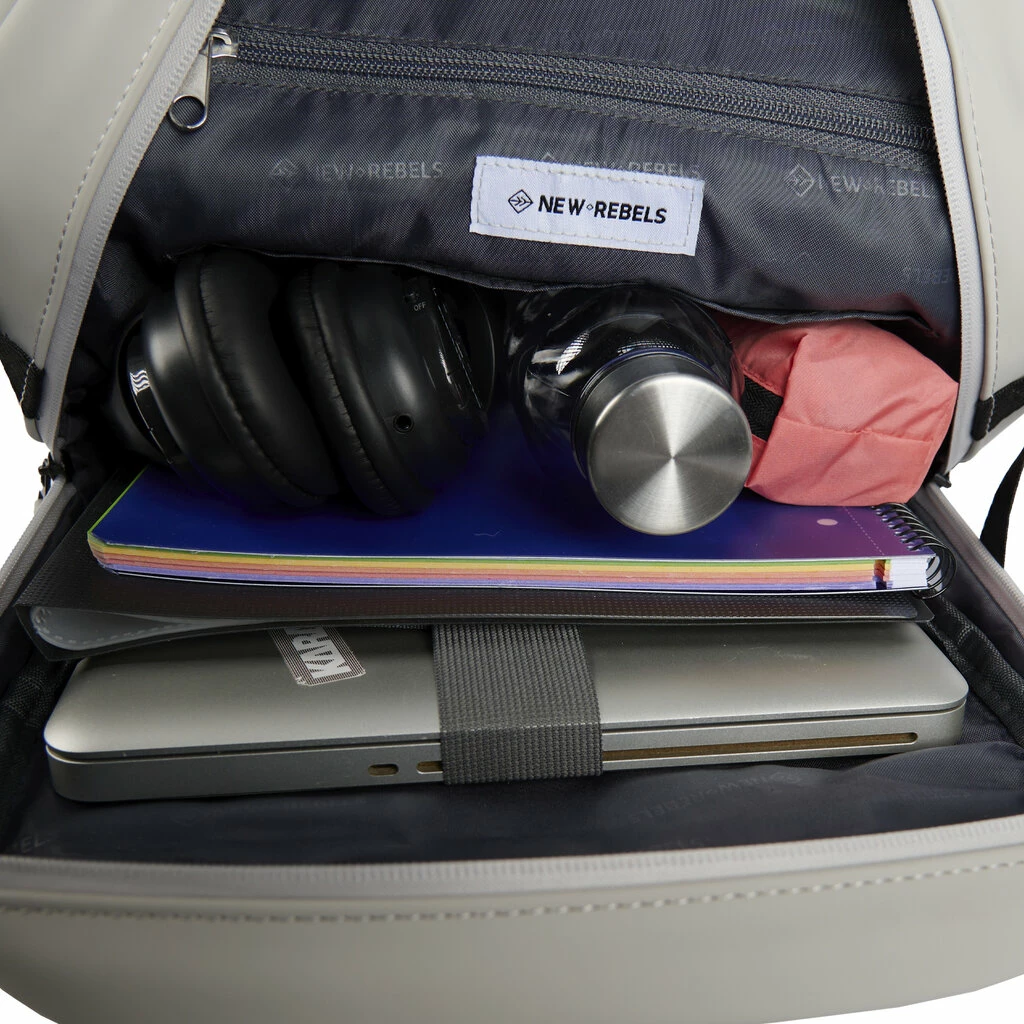 New Rebels Julan Eugene Rugzak 12L Licht Grijs Waterafstotend 7 New Rebels Julan Eugene Rugzak 12L Licht Grijs Waterafstotend - Afbeelding 5