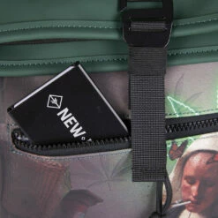 New Rebels Mart Art Los Angeles Melkmeisje Mini 7L Rugzak Rolltop Waterafstotend 11 New Rebels Mart Art Los Angeles Melkmeisje Mini 7L Rugzak Rolltop Waterafstotend -reis winkel new rebels new rebels mart art los angeles melkmei 3