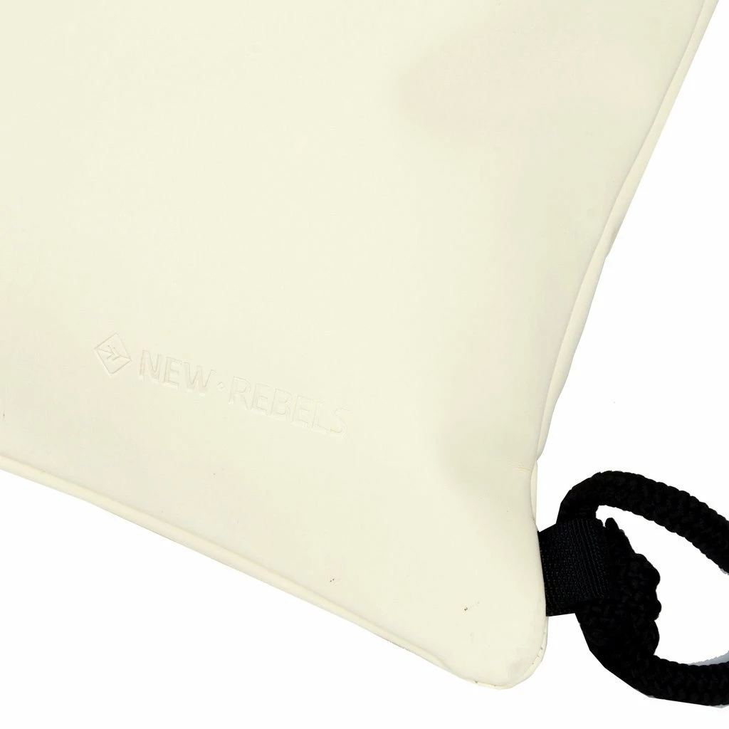 New Rebels ® Schoenentas - Zwemtas - Gymtas - 3L - Polyurethaan - Wit 5 New Rebels ® Schoenentas - Zwemtas - Gymtas - 3L - Polyurethaan - Wit - Afbeelding 3