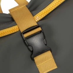 New Rebels ® Tim - Rolltop - Rugtas - Rugzak - Waterafstotend - Antraciet/Geel -reis winkel new rebels tim rolltop rugtas rugzak waterafstoten 25
