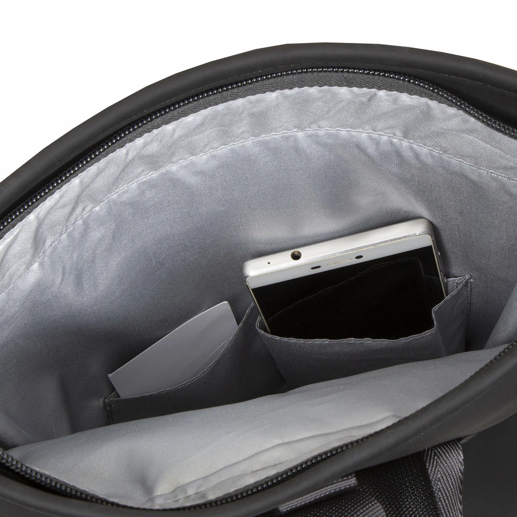 New Rebels ® Tim RolltopRugzak Klein Zwart/Grijs 10 New Rebels ® Tim RolltopRugzak Klein Zwart/Grijs - Afbeelding 8