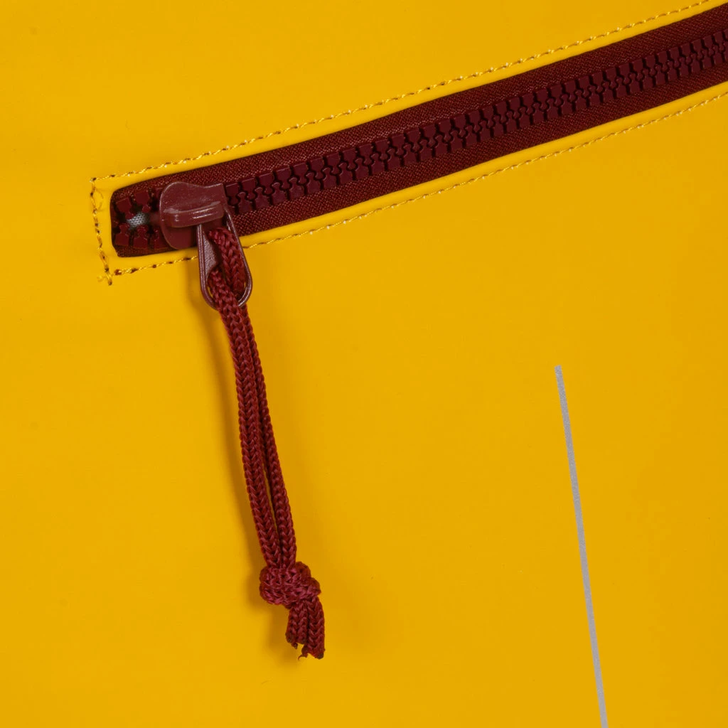 New Rebels ®Tim - Rolltop - Rugzak - Rugtas - Waterafstotend - Geel/Burgundy 5 New Rebels ®Tim - Rolltop - Rugzak - Rugtas - Waterafstotend - Geel/Burgundy - Afbeelding 3