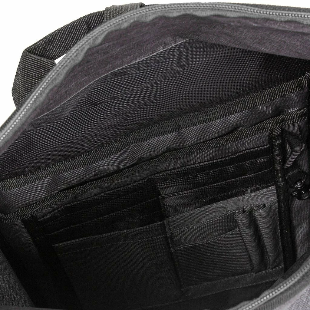 New Rebels ® Vepo - Waterproof - Rolltop - Watersport - Waterdichte Rugzak / Ritsen - 32L- Gray 7 New Rebels ® Vepo - Waterproof - Rolltop - Watersport - Waterdichte Rugzak / Ritsen - 32L- Gray - Afbeelding 5