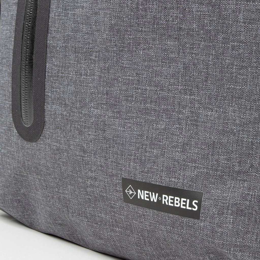 New Rebels ® Vepo - Waterproof - Rolltop - Watersport - Waterdichte Rugzak / Ritsen - 32L- Gray 10 New Rebels ® Vepo - Waterproof - Rolltop - Watersport - Waterdichte Rugzak / Ritsen - 32L- Gray - Afbeelding 8