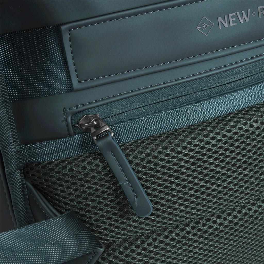 New Rebels ® William - Rolltop - Rugzak - Donkergroen 16L- Waterafstotende Rugtas 10 New Rebels ® William - Rolltop - Rugzak - Donkergroen 16L- Waterafstotende Rugtas - Afbeelding 8
