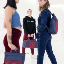 New Rebels ® Wodz Sports Bag Navy/Burgundy Medium V | Weekendtas | Sporttas 17 New Rebels ® Wodz Sports Bag Navy/Burgundy Medium V | Weekendtas | Sporttas -reis winkel new rebels wodz sports bag navy burgundy medium v 6